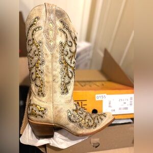 CORRAL COWGIRL BOOT GOLD
INLAY BONE Sz 8